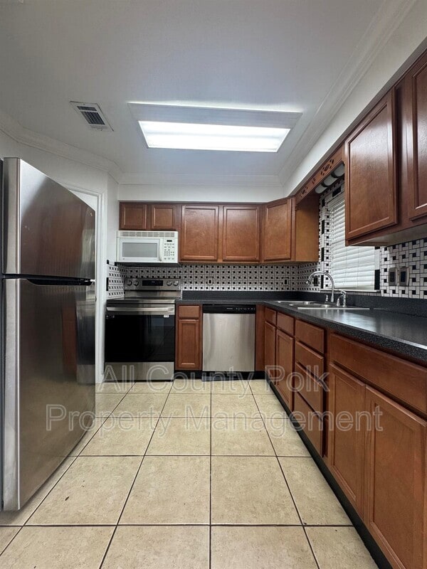 Building Photo - 1920 E Edgewood Dr