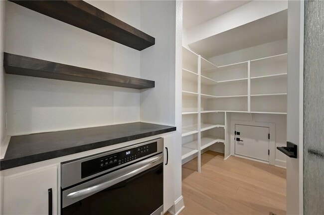 Building Photo - 15020 Falmouth Ct
