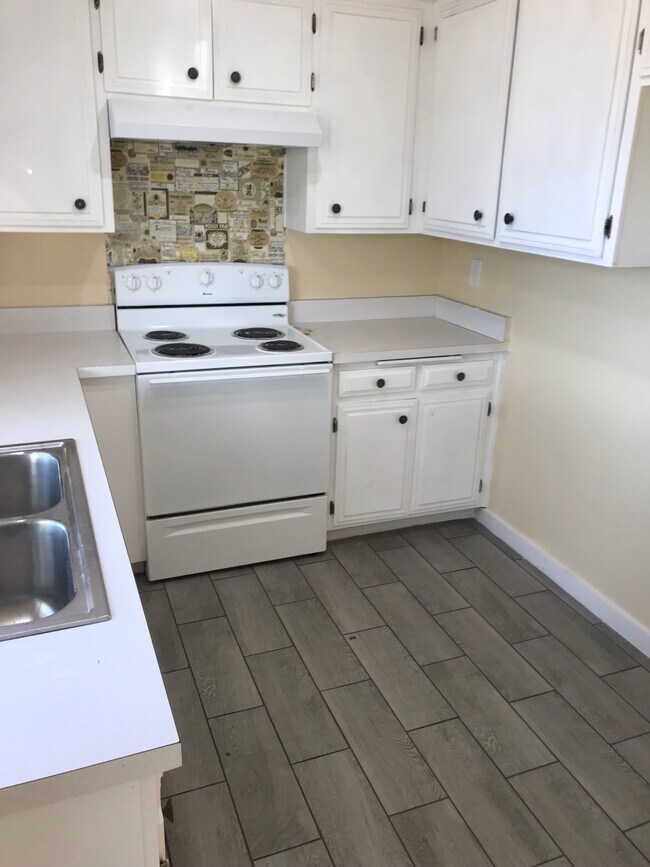 Building Photo - 10841 Jeremy Dr