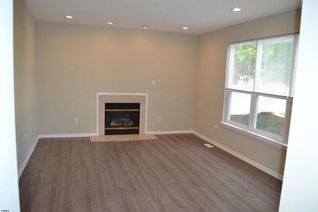 Building Photo - 118 Woodberry Dr