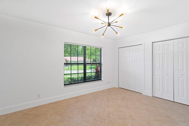 Building Photo - 21155 Shady Vista Ln