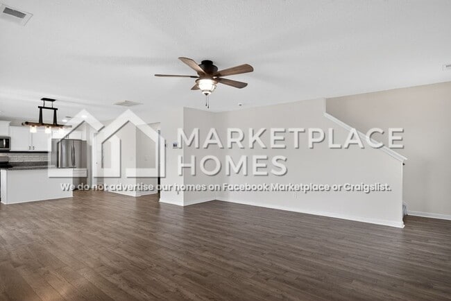 Building Photo - 1067 Evan Ct