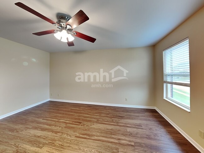 Building Photo - 10550 Williamswoods Dr