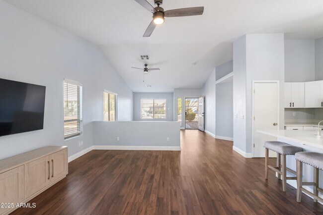 Building Photo - 1422 S 230th Ave