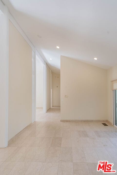 Building Photo - 480 N Robinwood Dr