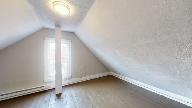 Building Photo - 5 bedroom/1 bath, Old Brooklyn