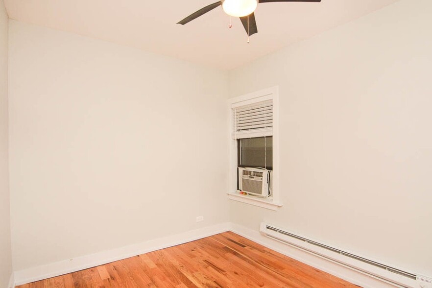 Building Photo - 550 Chestnut St