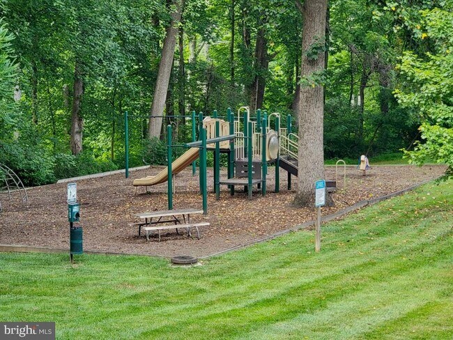 Building Photo - 11616 Vantage Hill Rd
