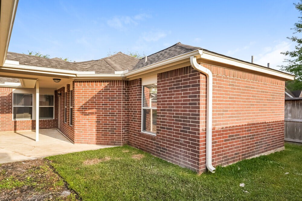 Building Photo - 3830 Lake Ballinger Ln