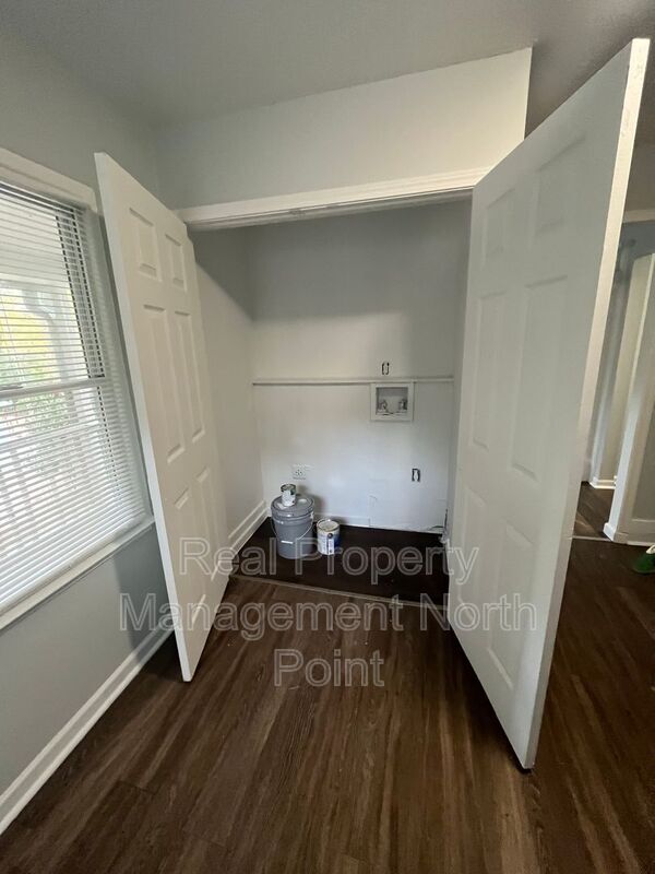 Building Photo - 466 Birney St NE