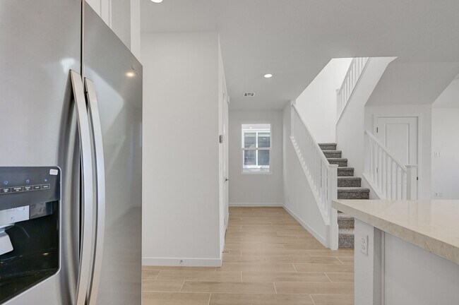 Building Photo - 8532 W Agate Ave