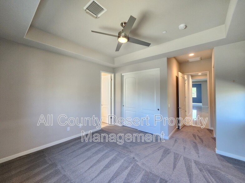 Building Photo - 78987 Yorkville Ln