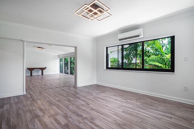 Building Photo - 7810 Beach View Dr