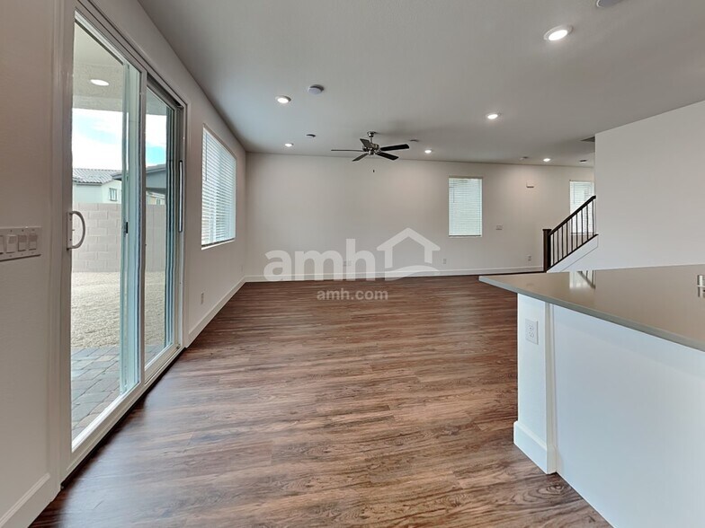 Building Photo - 9128 Ribbon Mdw Ct