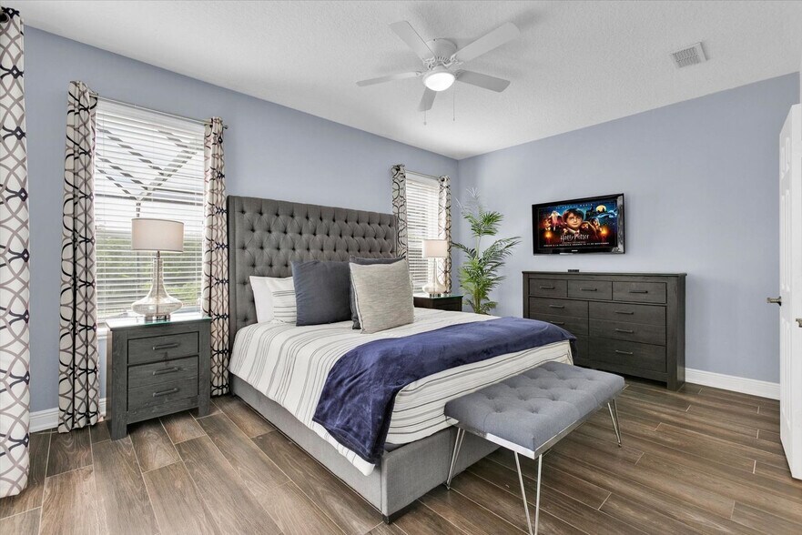 Building Photo - 8131 Sun Palm Dr