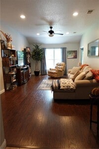 Building Photo - 217 Bridgewater Cir