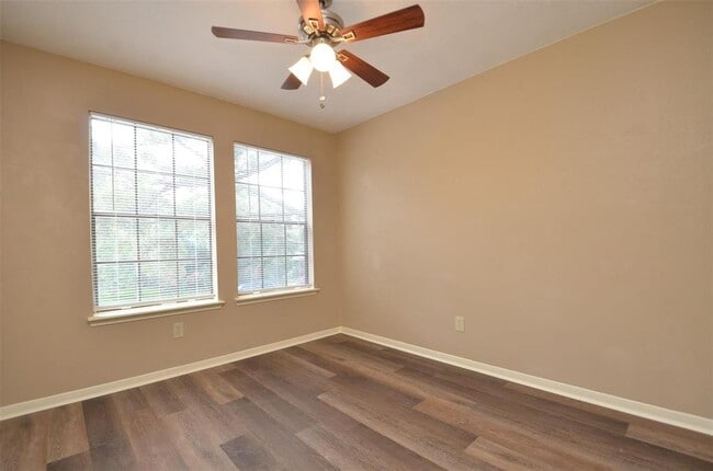 Building Photo - 1306 Plum Park Dr