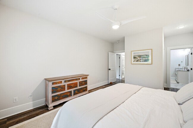 Building Photo - 117 Seagate Pl