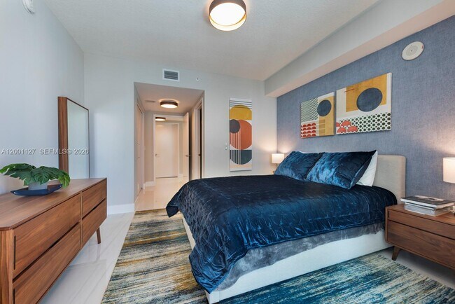 Building Photo - 300 Sunny Isles Blvd