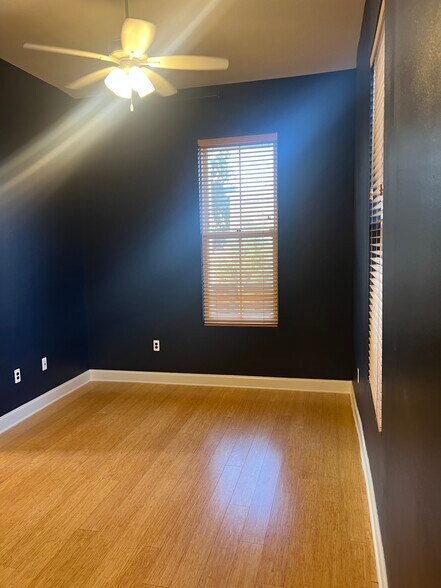 Building Photo - 4524 N Robertson St