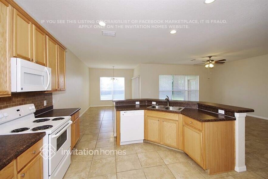 Building Photo - 2548 Sand Hill Point Cir