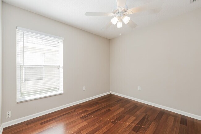 Building Photo - 5920 Count Turf Ln