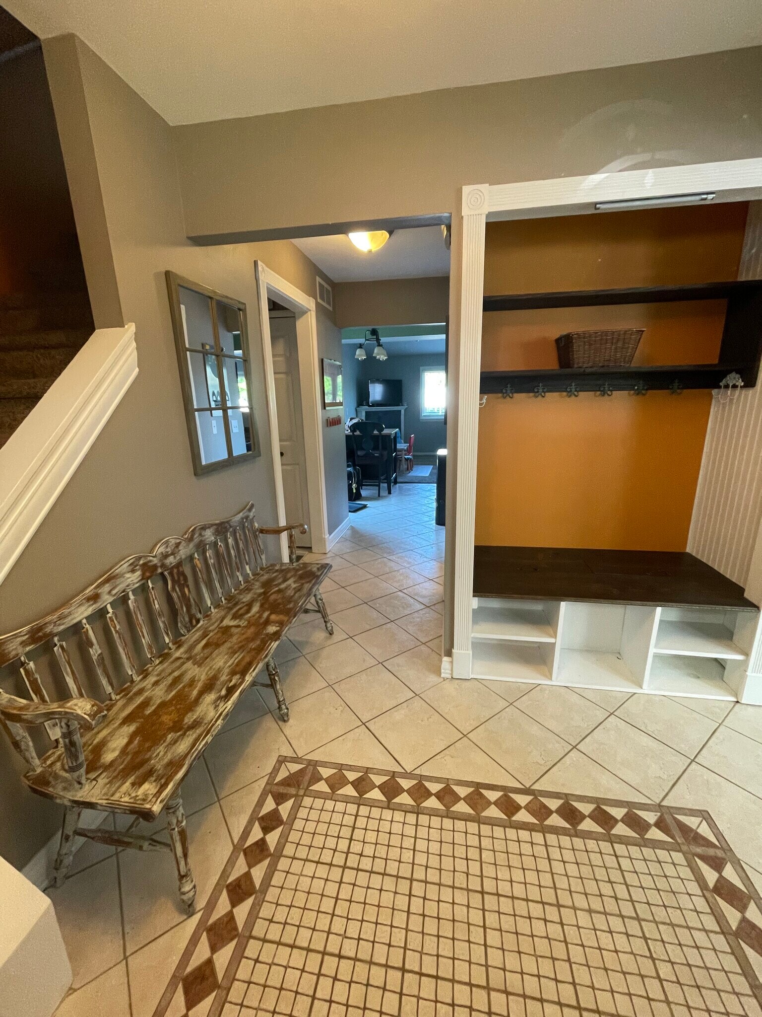 Building Photo - 2863 Foster Ave