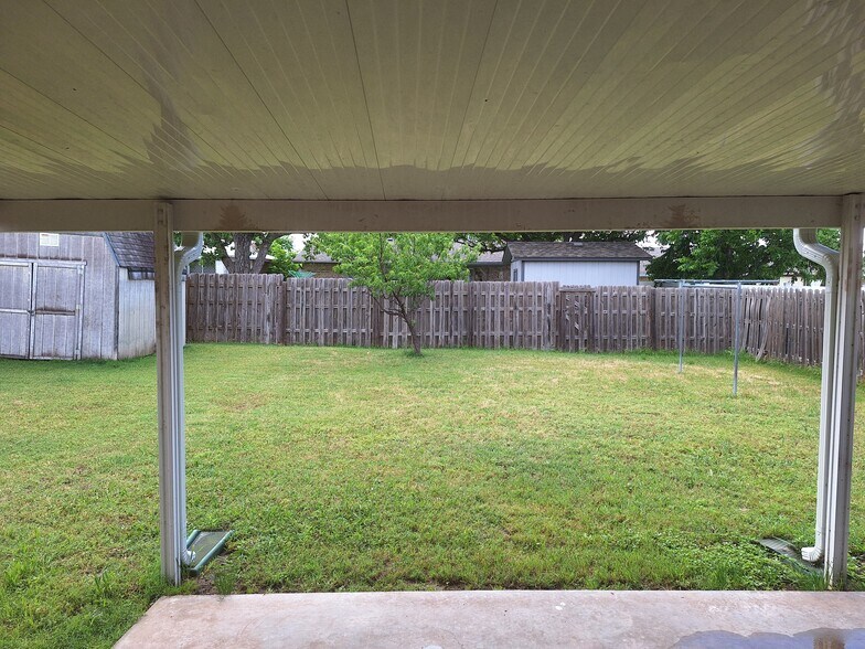Building Photo - 2410 NW Norman Cir