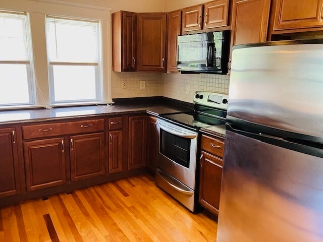 Building Photo - 414 Lovell St