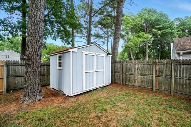 Building Photo - 1308 Summerset Ct
