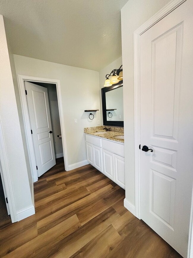 Building Photo - 517 Almond Tree Ln