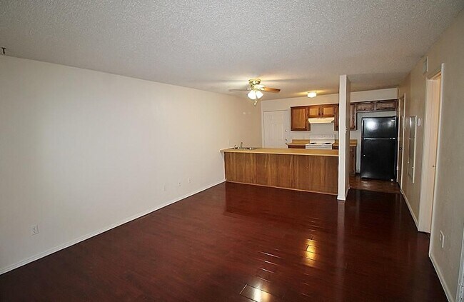 Building Photo - 115 Austin Stone Dr