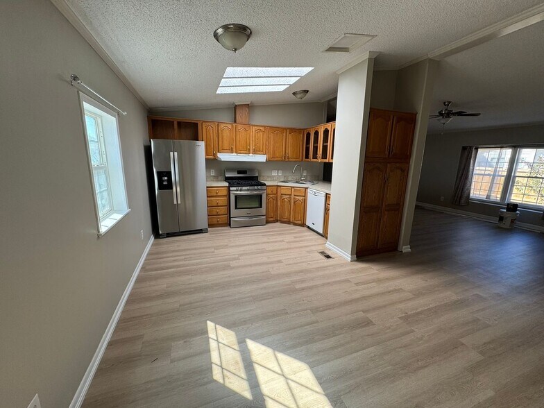 Building Photo - 1406 Winona Ct