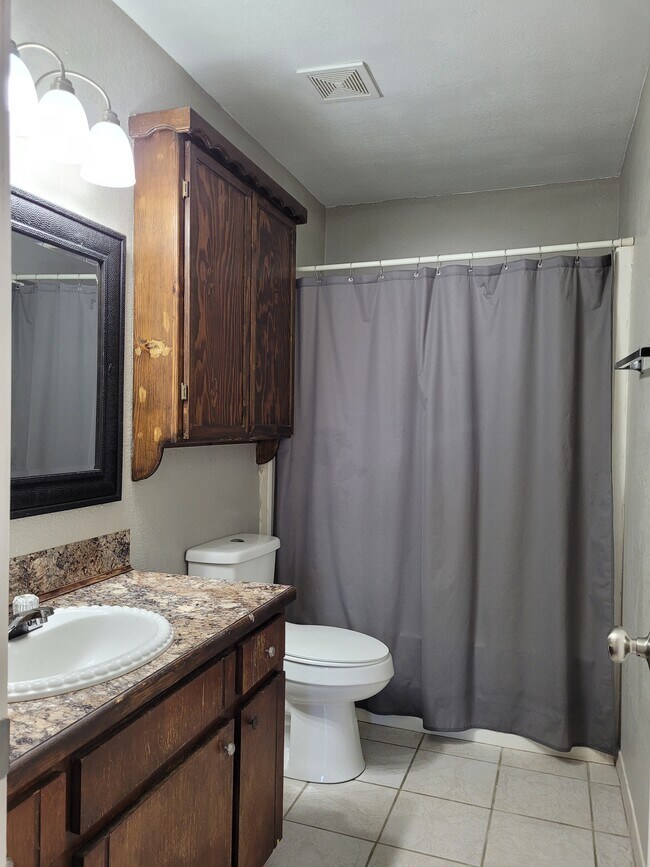 Building Photo - 1437 S Will Rogers Dr