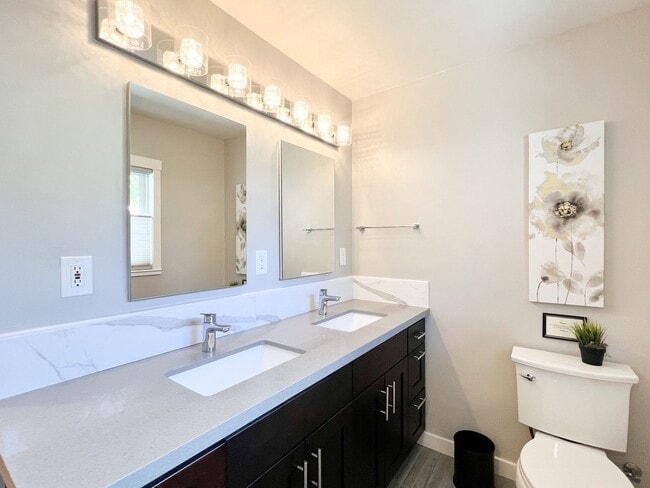 Building Photo - Beautiful Single-Level Home Located in the...