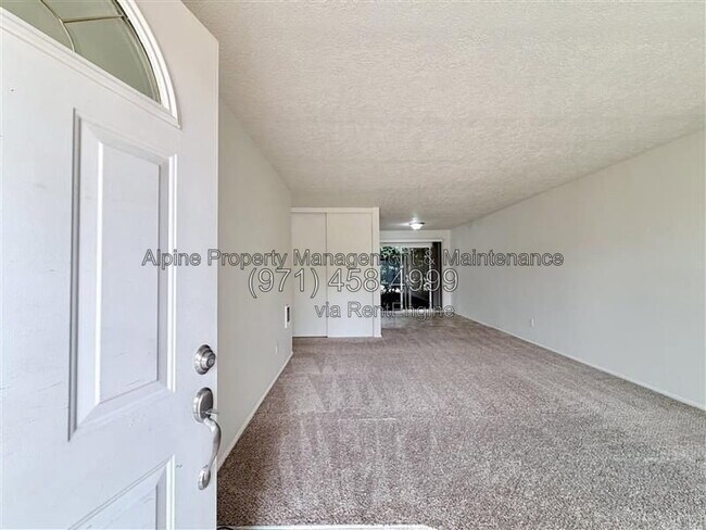 Building Photo - 925 NW Joy Ave