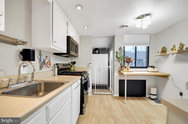 Building Photo - 46-6 Holly Dr