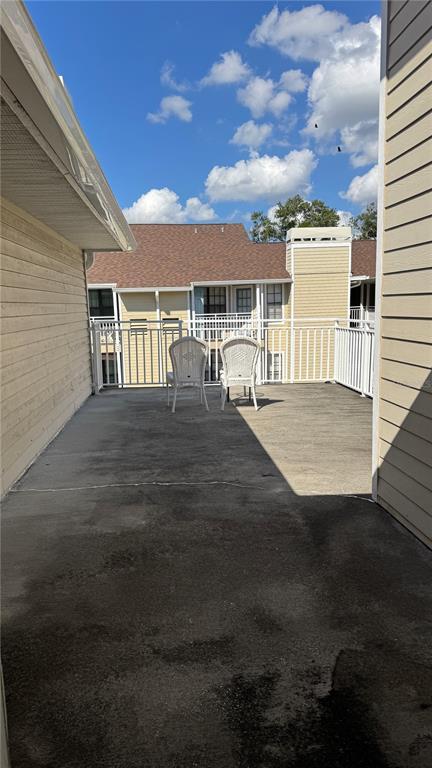 Building Photo - 1000 W Horatio St