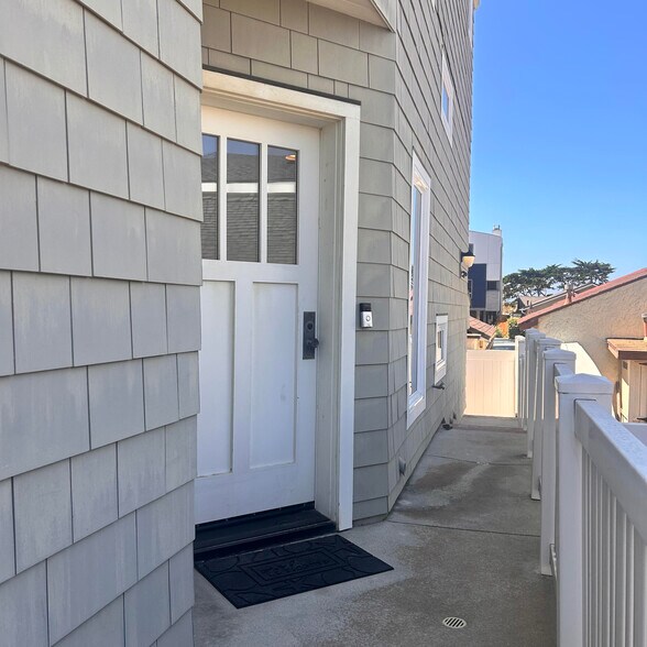 Building Photo - 3329 Harbor Blvd