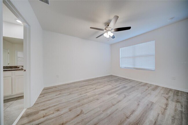 Building Photo - 5327 Timberland Ave