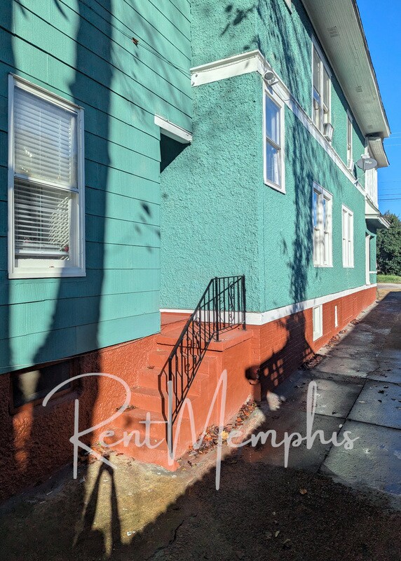 Building Photo - 1911 Linden Ave