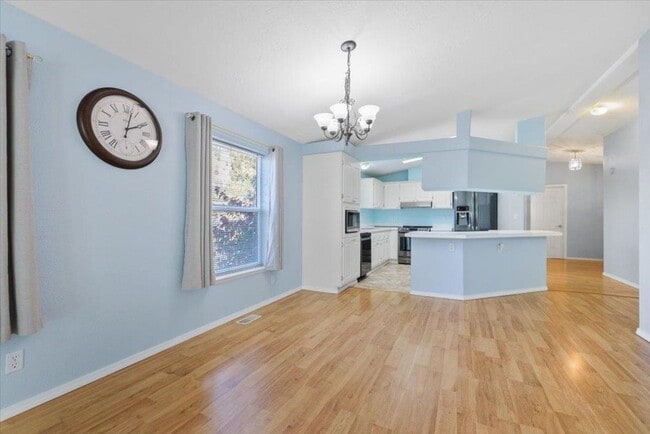 Building Photo - South Sunny Creek Circle