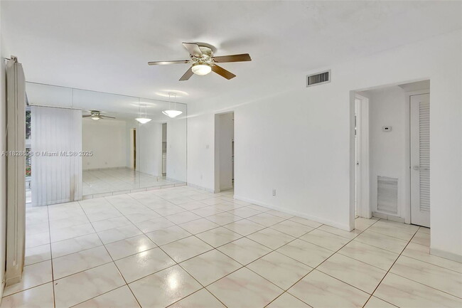 Building Photo - 312 Hendricks Isle