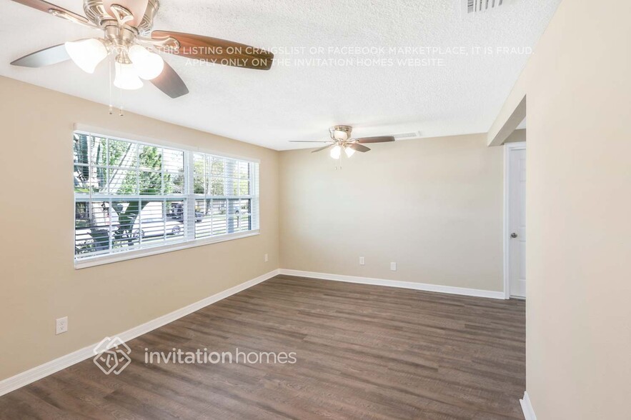 Building Photo - 3803 Cullen St