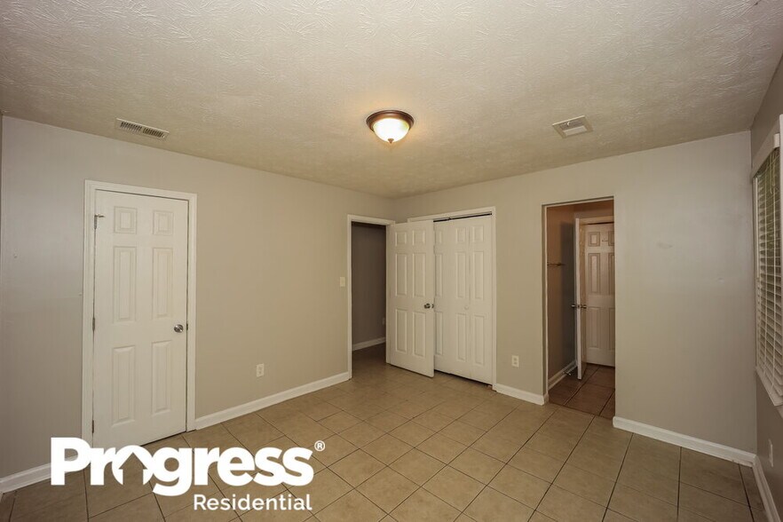 Building Photo - 5539 Hall Cir