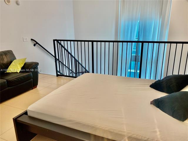 Building Photo - 300 S Biscayne Blvd