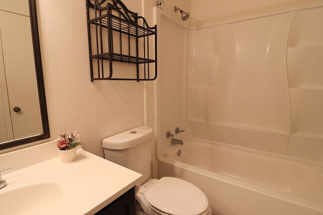 Building Photo - 3 Condor Cir