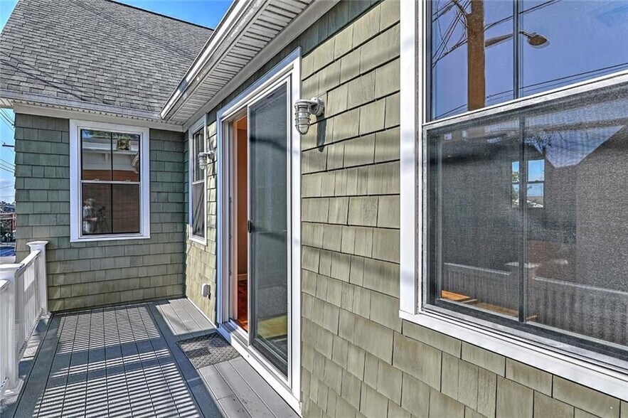 Building Photo - 400 Hope St