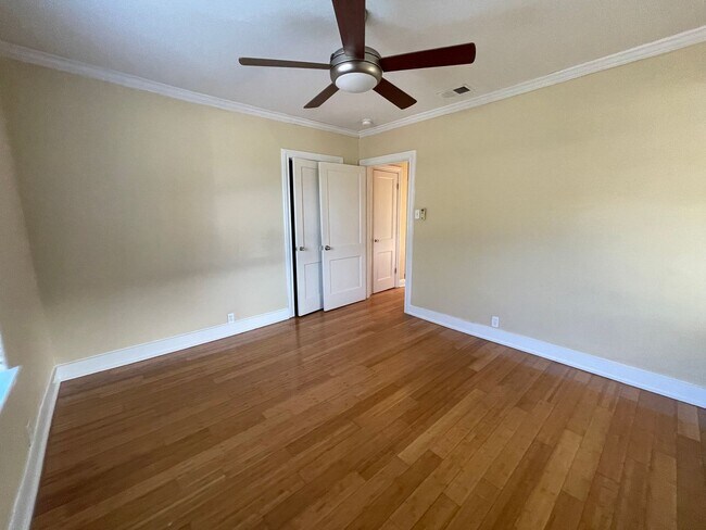 Building Photo - 7bed/6.5bath + 3 car garage and carport