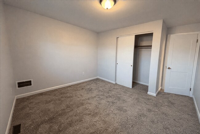 Building Photo - 408 Herr St